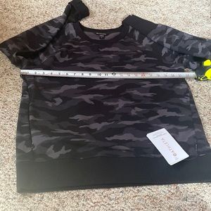 Athleta triumph camo crew sweatshirt large